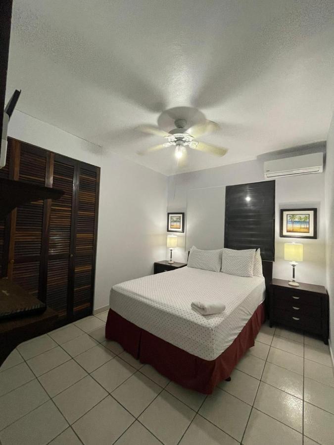 Playa Apartments Салинас Стая снимка